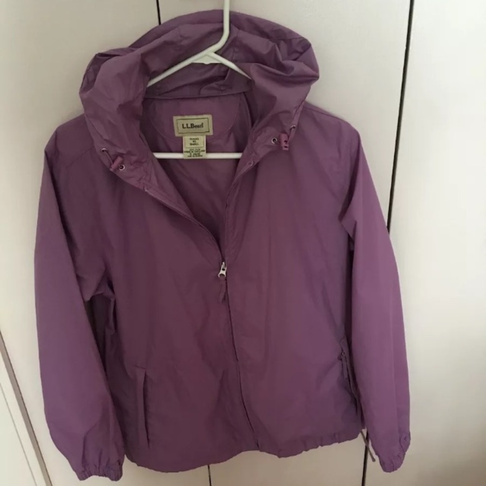 LL Bean summer-weight jacket adjustable hood